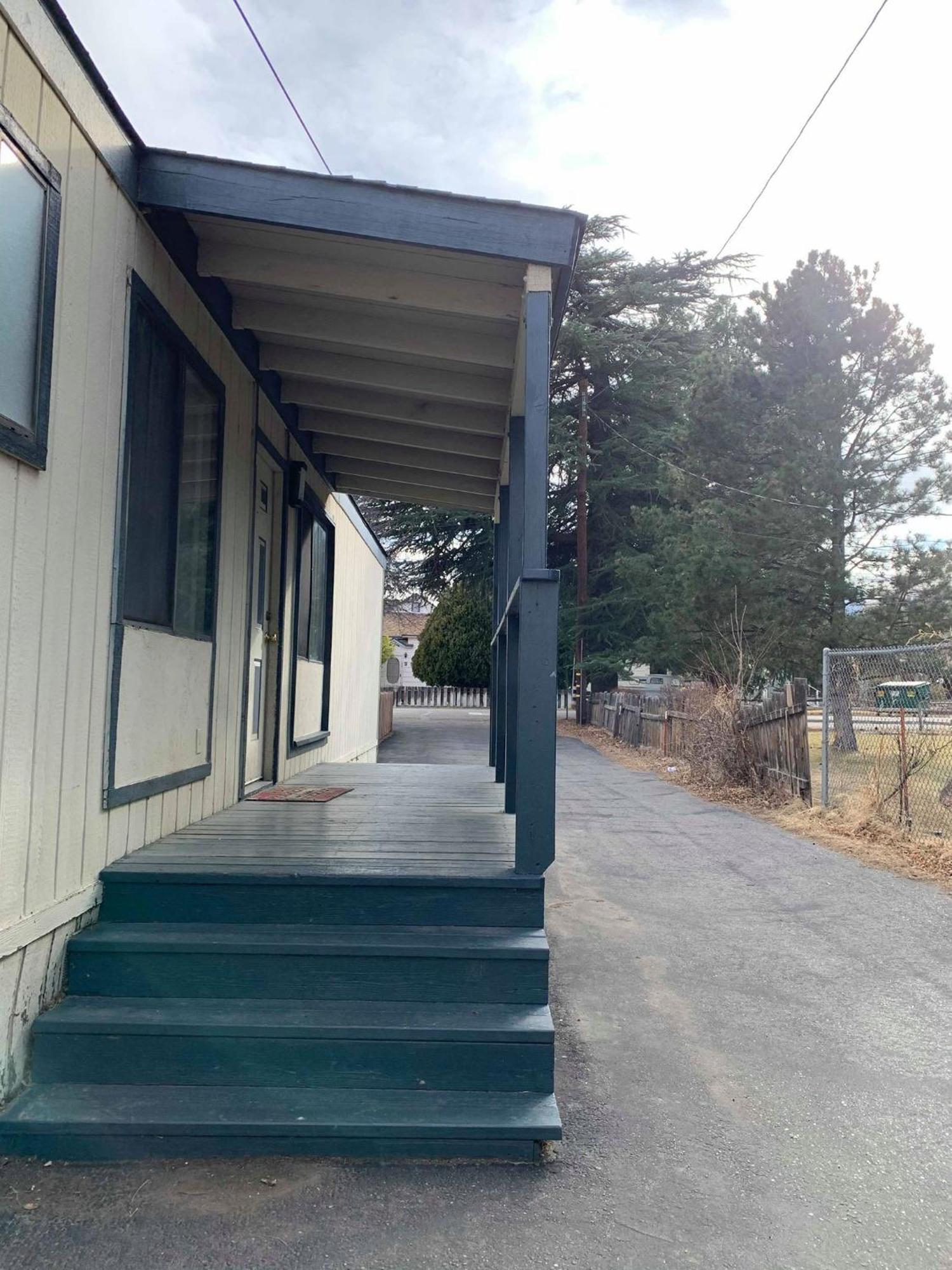 Bristlecone Motel Big Pine Room photo